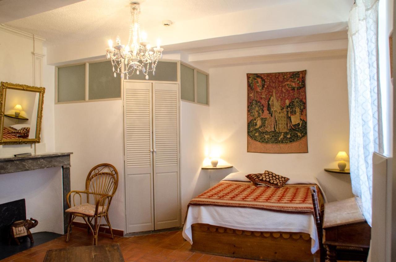 Hotel Les Remparts ヴナスク エクステリア 写真