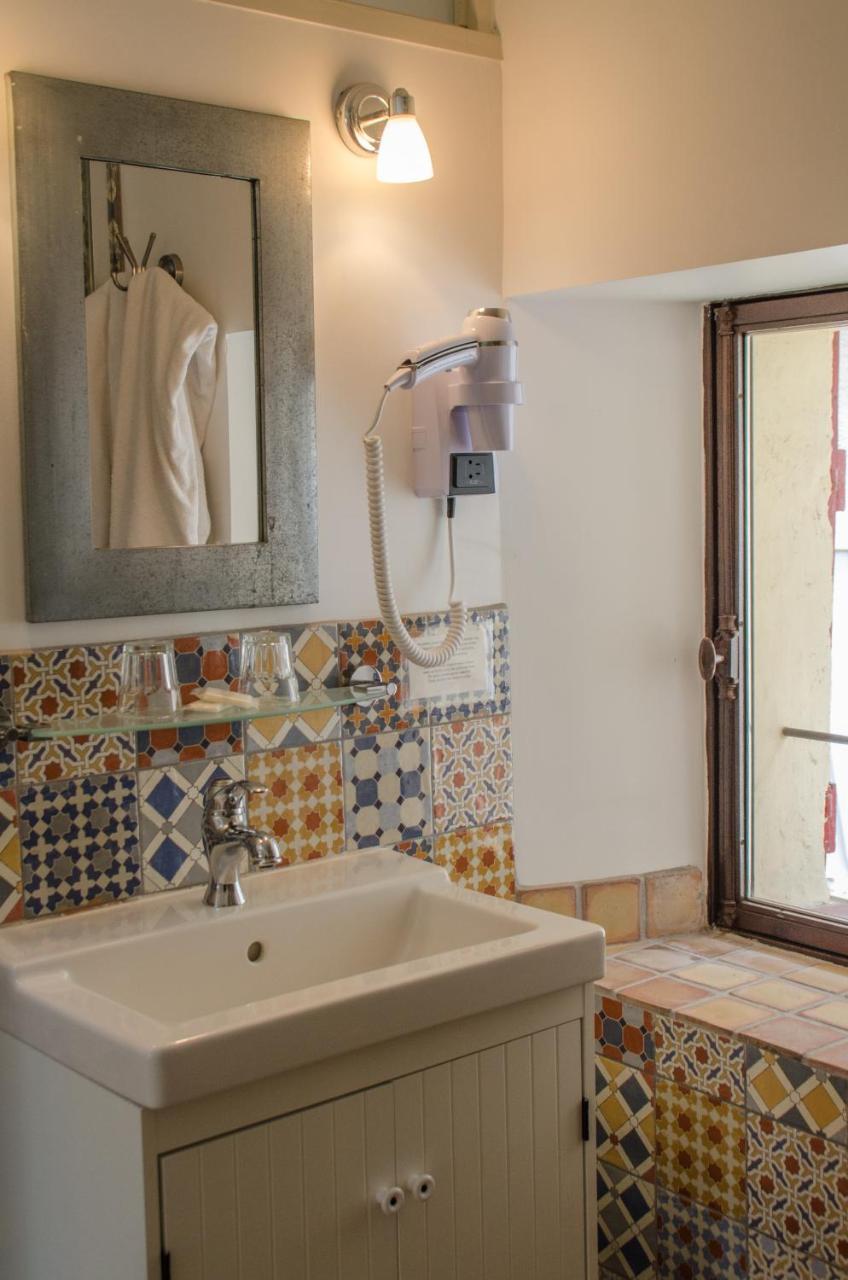 Hotel Les Remparts ヴナスク エクステリア 写真